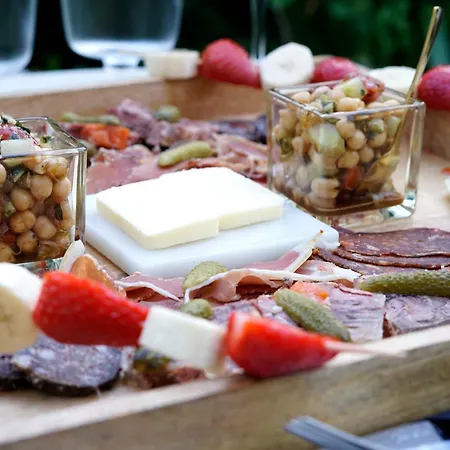 La Loge Du Grand Cedre, D'hotes Socosy Fontcouverte (Charente-Maritime)