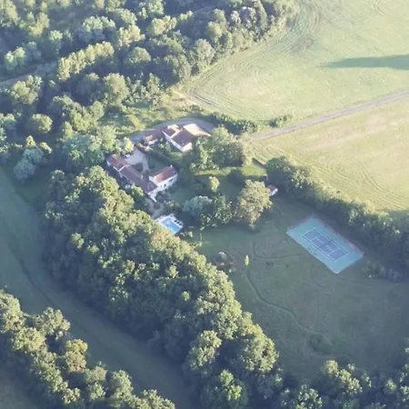 La Loge Du Grand Cedre, D'hotes Socosy Gasthuis Fontcouverte (Charente-Maritime)