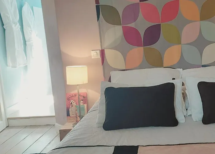 Pensión La Loge Du Grand Cedre, D'hotes Socosy Fontcouverte (Charente-Maritime)